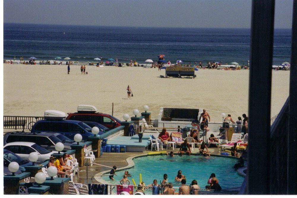 Monterey Resort Уайлдууд Крест Екстериор снимка